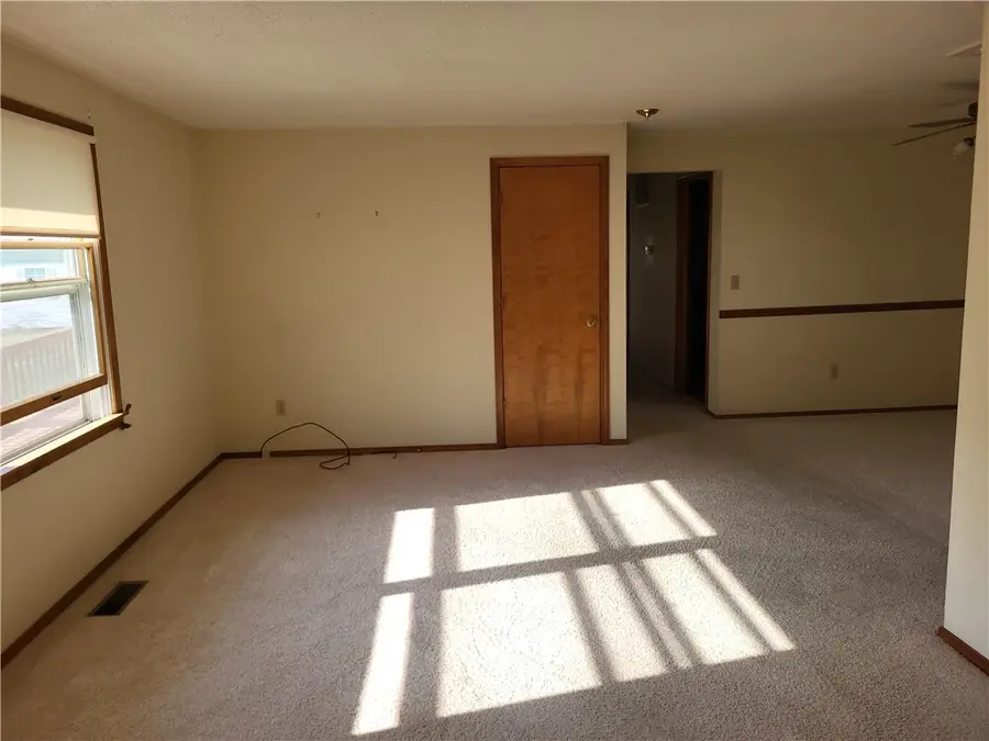 406 W Saint Louis Avenue #B, Effingham, IL 62401 - #3