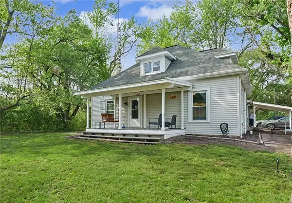 19511 Arrowhead Road, Charleston, IL 61920