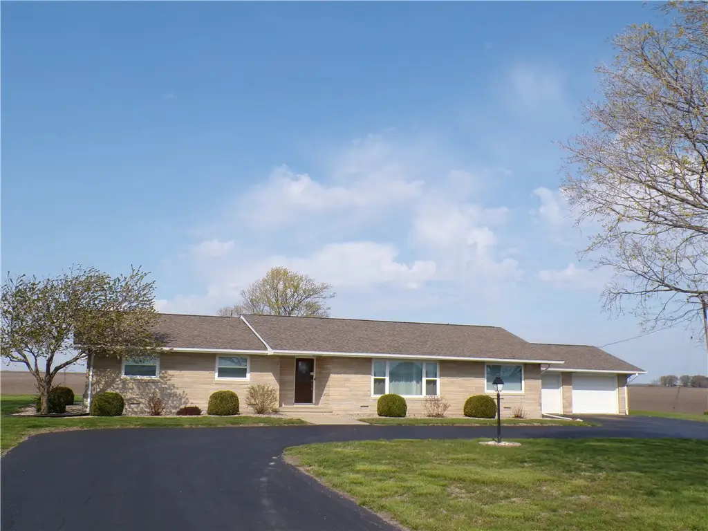 1707 County Highway 5, Shelbyville, IL 62565 - #1
