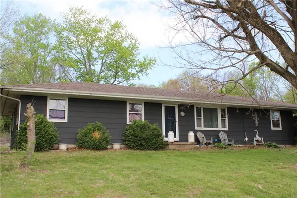 613 N 1125 East Road, Tower Hill, IL 62571