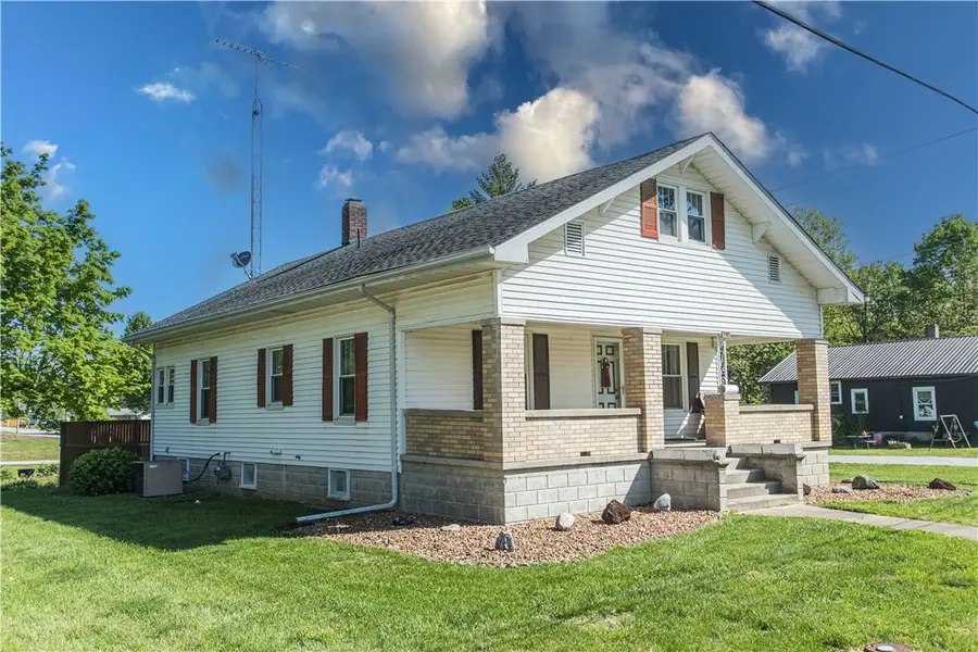 110 E Pleasant Street, Greenup, IL 62428 - #2