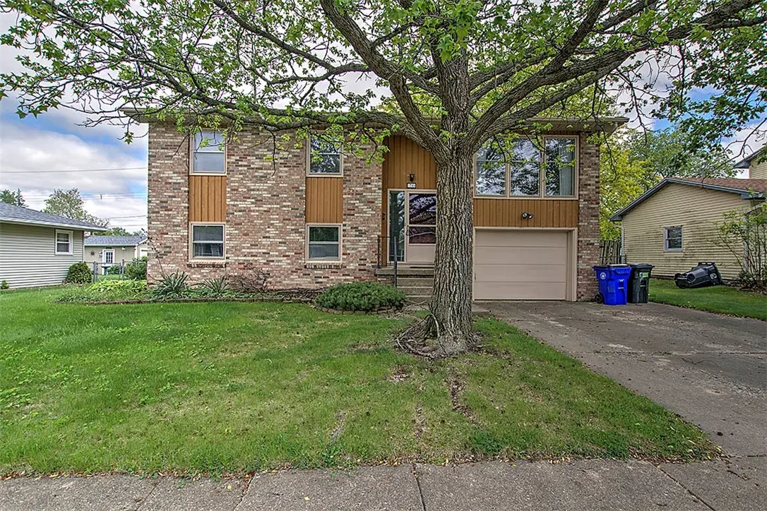 1744 N Oakcrest Avenue, Decatur, IL 62526 - #1