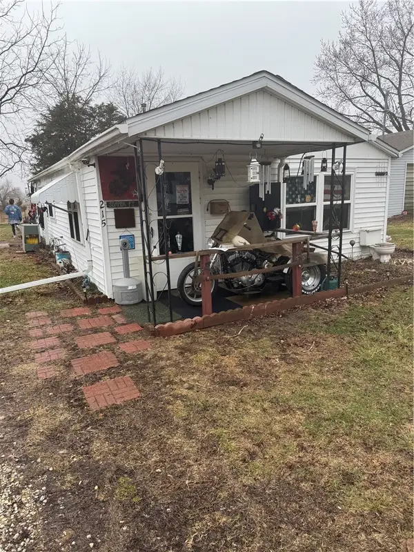 215 S Missouri Street, Atwood, IL 61913