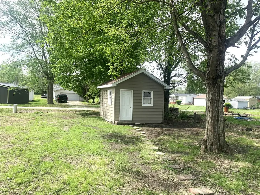 507 N Poplar Street, Pana, IL 62557 - #3