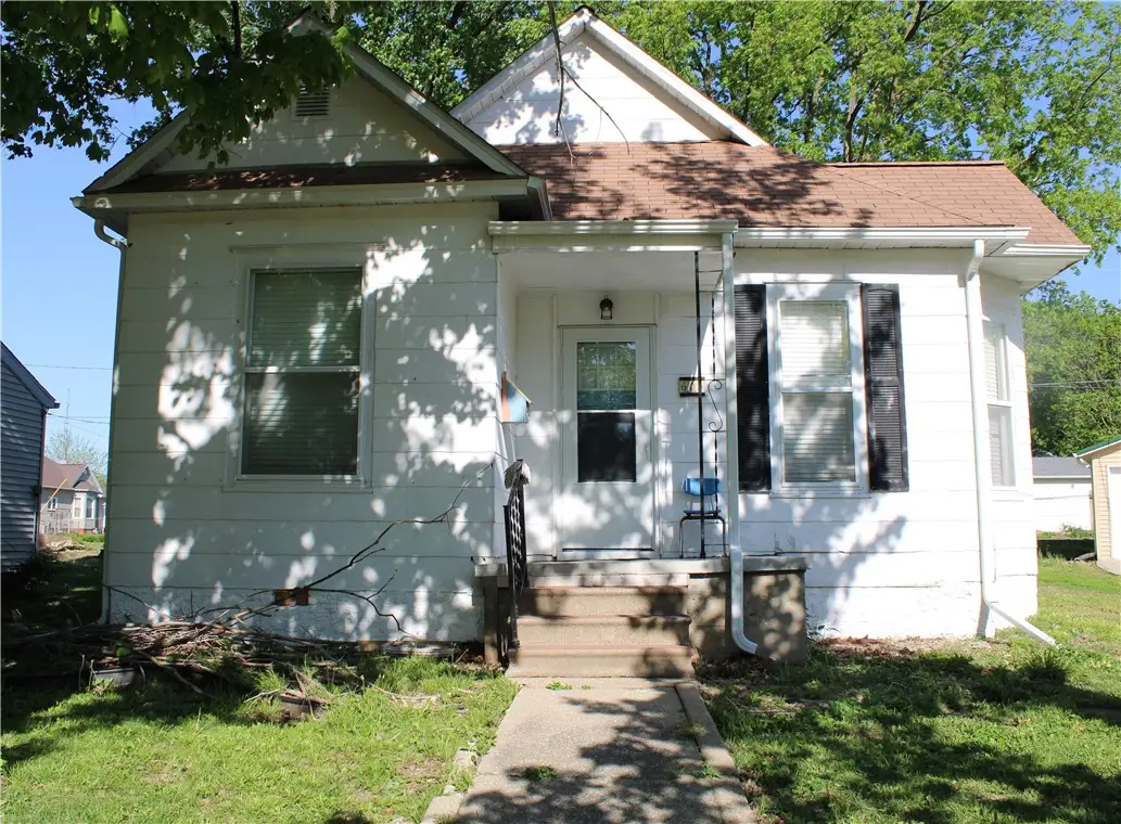 603 N Chestnut Street, Shelbyville, IL 62565 - #1