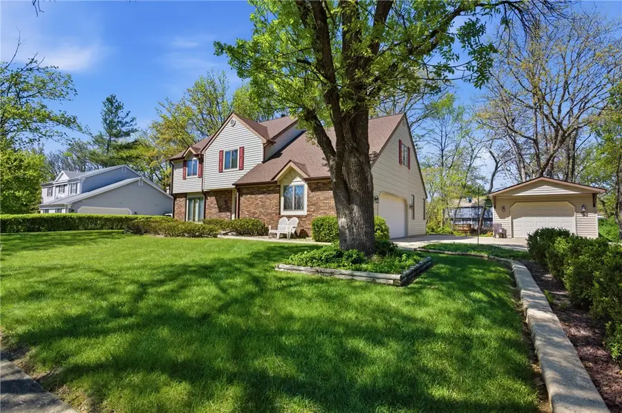 2732 Kimwood Drive, Charleston, IL 61920 - #3