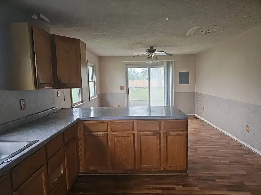 29 Westway Drive, Decatur, IL 62522 - #3