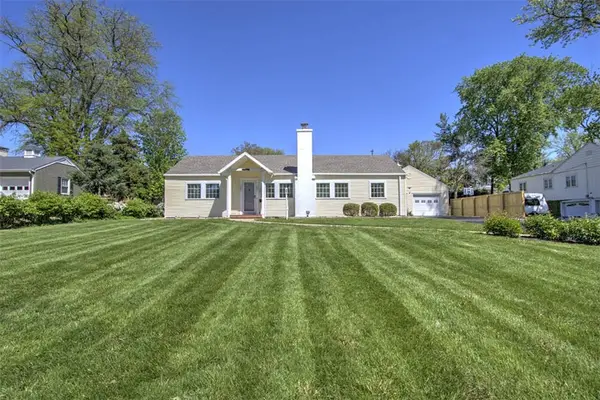 216 Southmoreland Place, Decatur, IL 62521