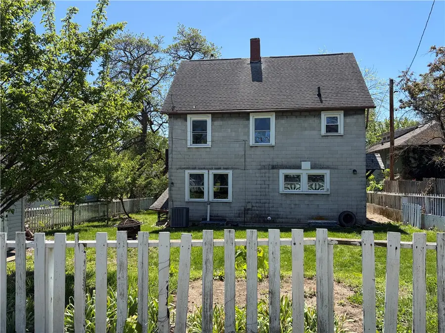 815 Van Buren Avenue, Charleston, IL 61920 - #3