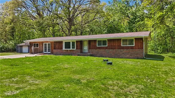 25 Sunset Drive, Oakwood, IL 61858