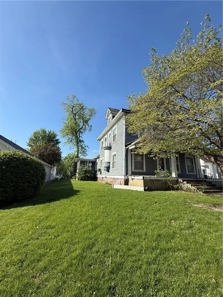 426 W Madison Street, Paris, IL 61944 - #2