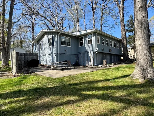 61 Lockhart Drive, Neoga, IL 62447