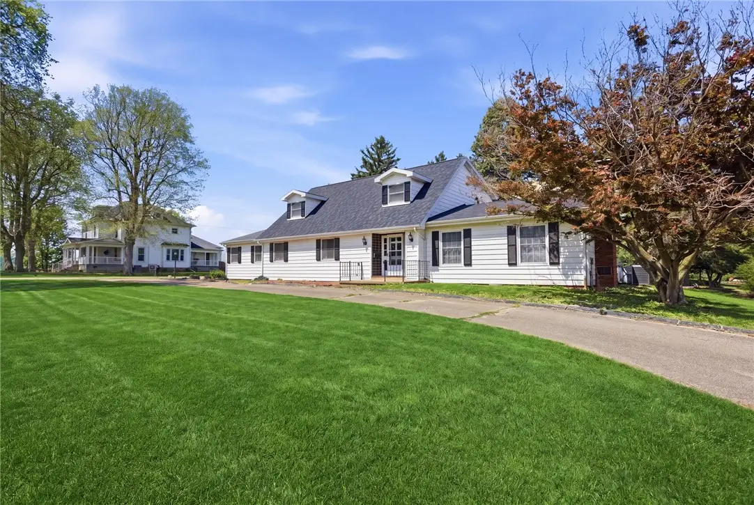 115 W Lincoln Street, Oakland, IL 61943 - #1