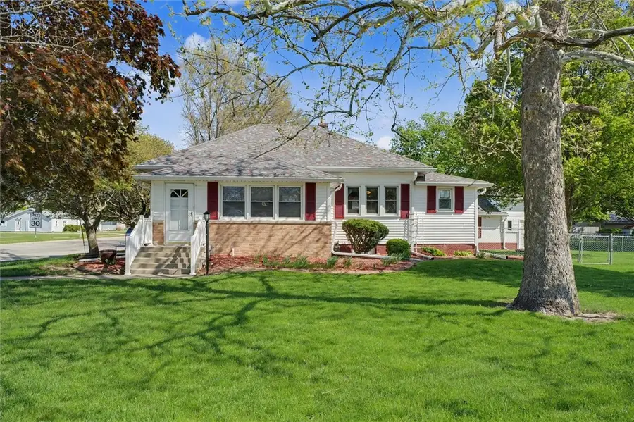 530 S Oakwood Street, Oakwood, IL 61858 - #2