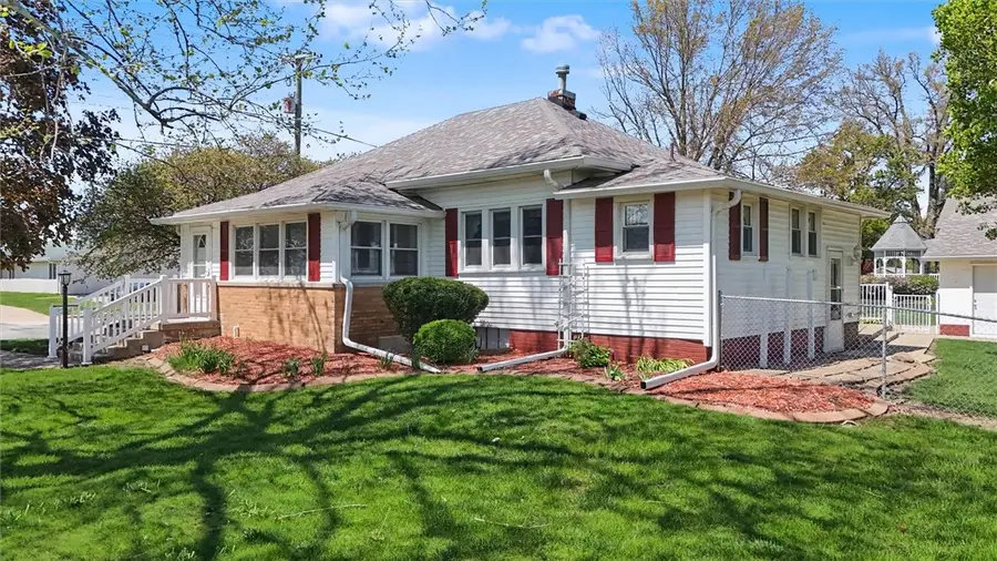 530 S Oakwood Street, Oakwood, IL 61858 - #3