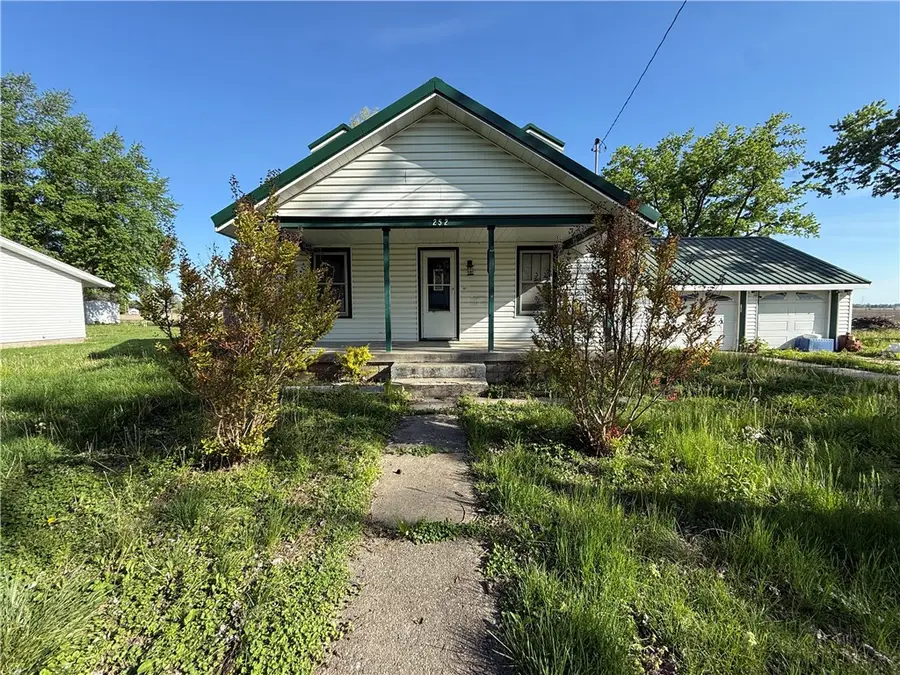 252 E Poplar Street, Noble, IL 62868 - #2