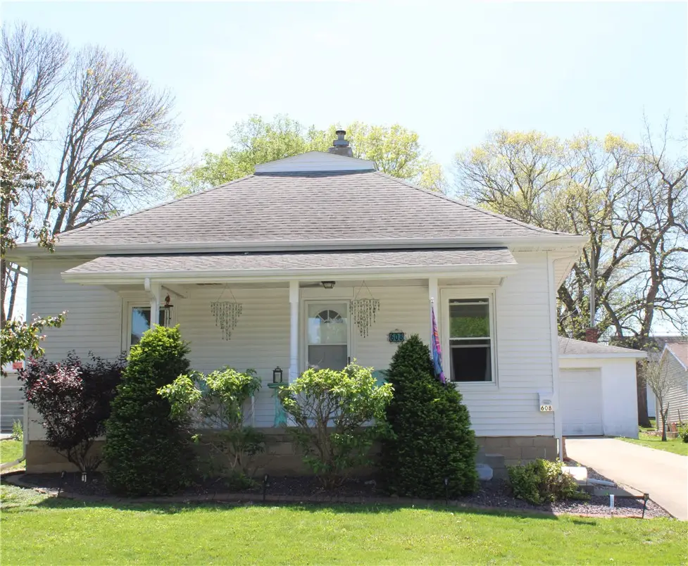 608 W South 3rd Street, Shelbyville, IL 62565 - #1