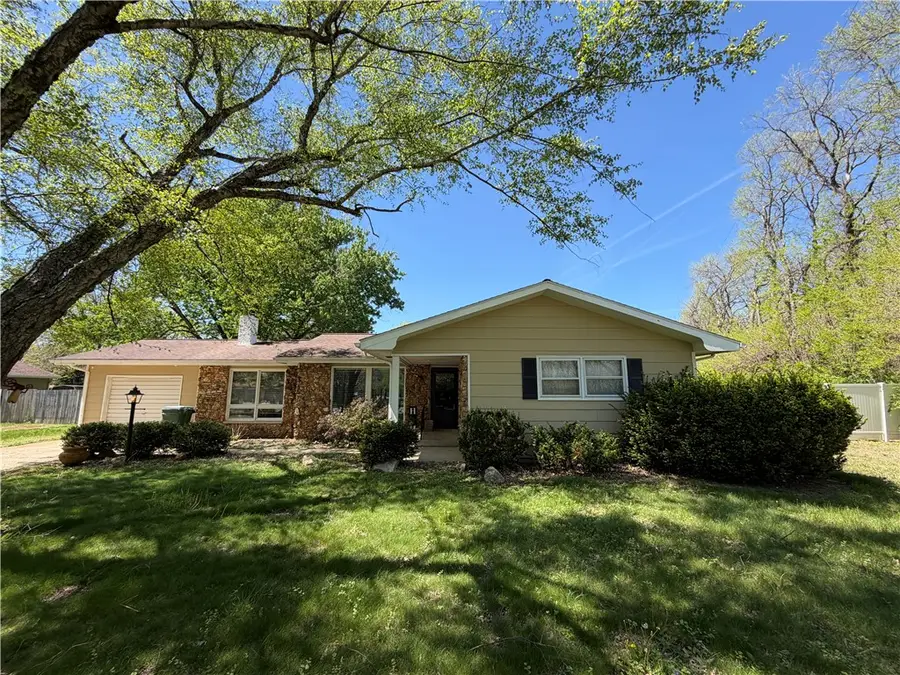 2100 Ironwood Lane, Charleston, IL 61920 - #2