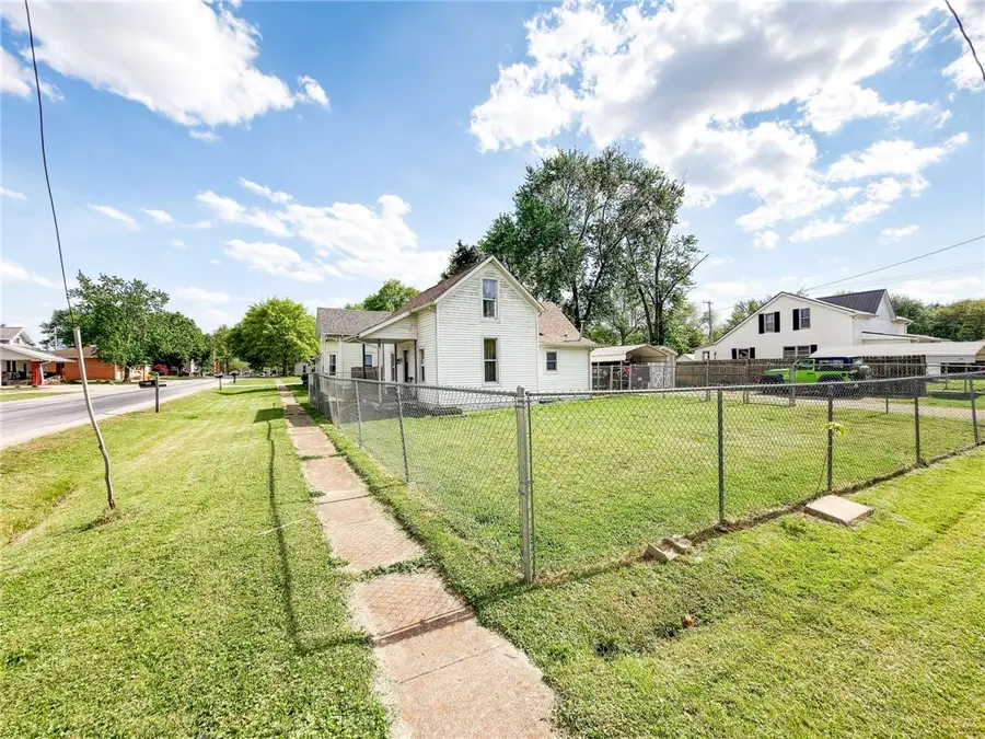 221 N York Street, Martinsville, IL 62442 - #3