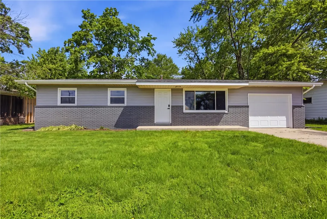 711 E Division Street, Altamont, IL 62411 - #1