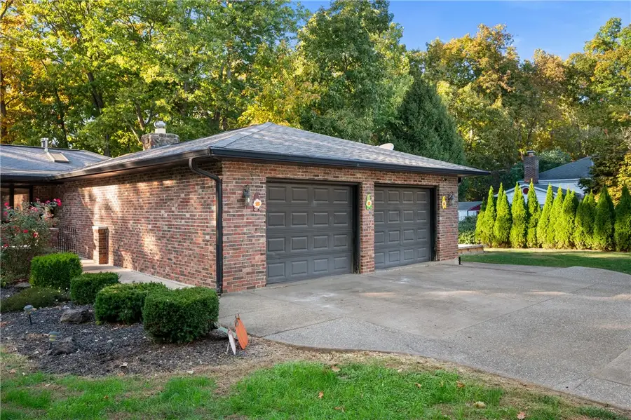 126 Edgewood Drive, Marshall, IL 62441 - #2