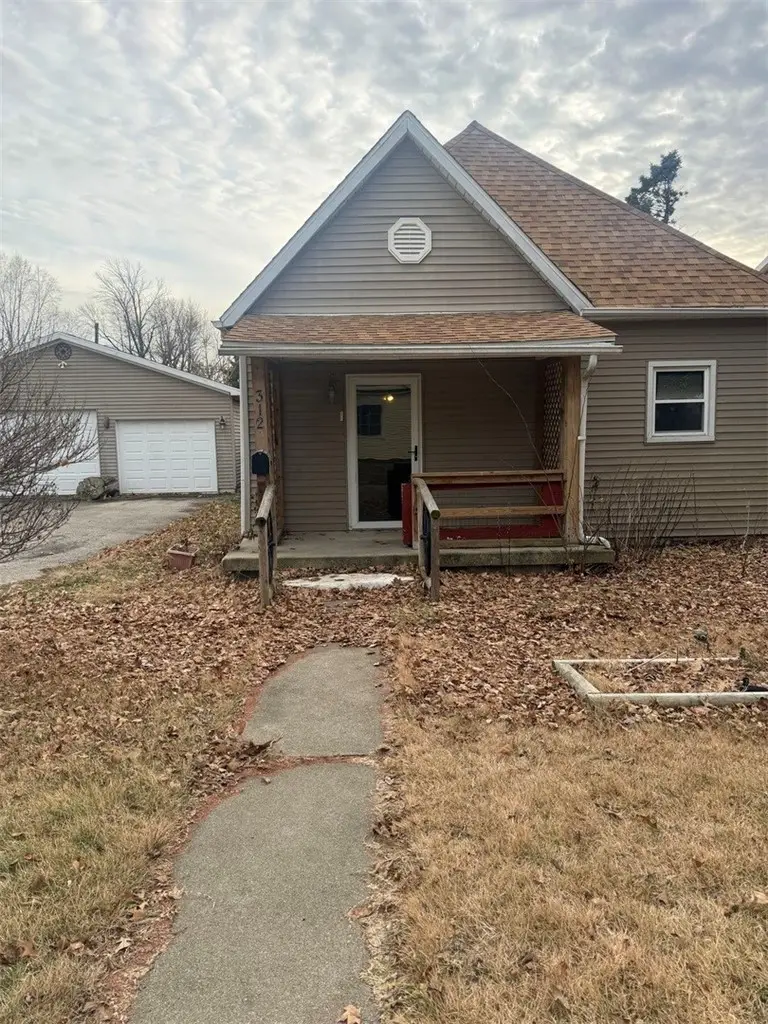 312 E 11th Street, Georgetown, IL 61846 - #1