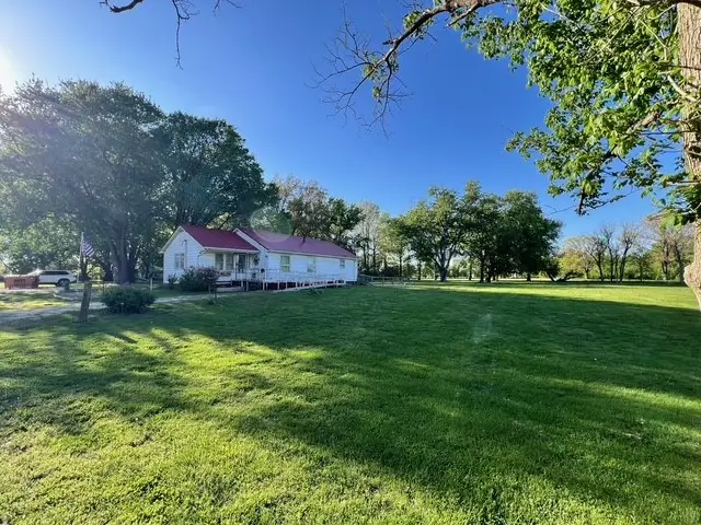 335 Chestnut Street, Cowden, IL 62422 - #1