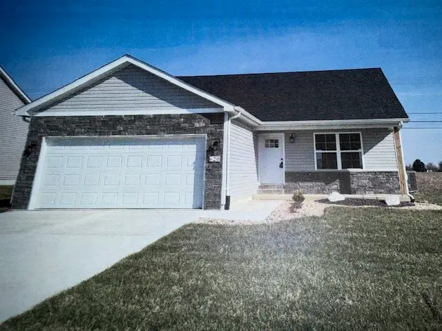 21 N Country Club Road, Effingham, IL 62401 - #1