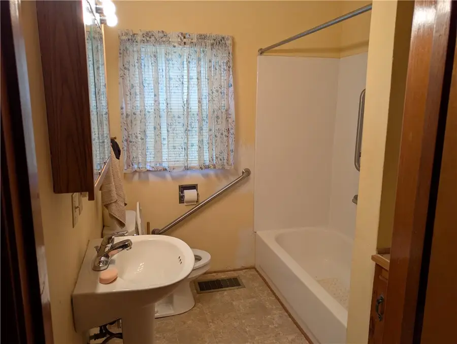 36 Helen Avenue, Paris, IL 61944 - #2