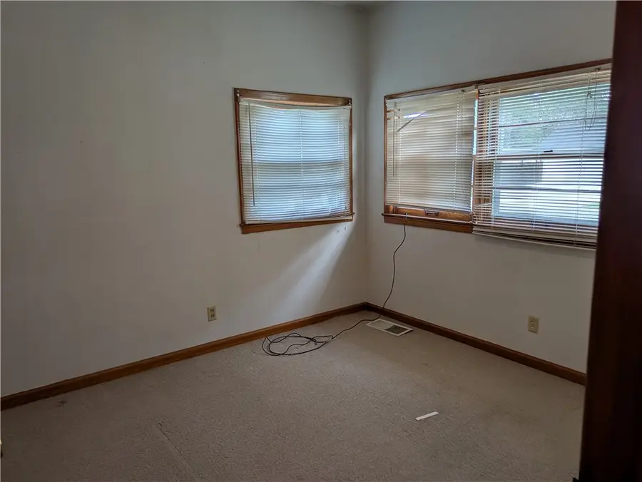 36 Helen Avenue, Paris, IL 61944 - #3