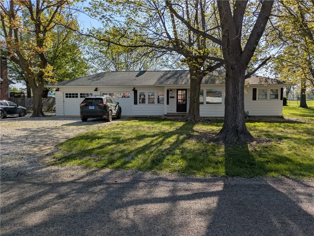 112 S Eads Avenue, Paris, IL 61944 - #1