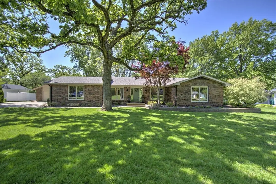 635 W Hickory Point Road, Forsyth, IL 62535 - #1