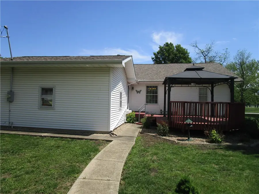 901 Fair Avenue, Pana, IL 62557 - #2