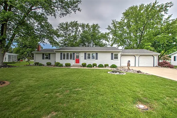 6060 Mayflower Drive, Decatur, IL 62521