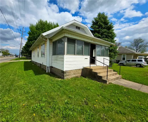 902 Wabash Avenue, Paris, IL 61944