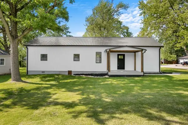 114 S 3rd Street, Marshall, IL 62441