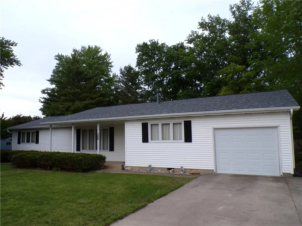 200 N Vine Street, Findlay, IL 62534 - #1