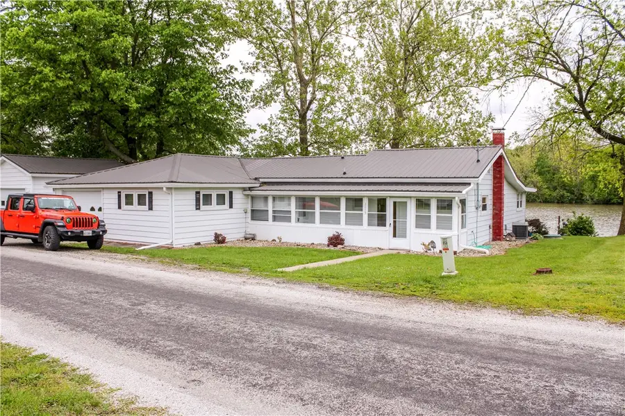 3475 E Lake Paradise Road, Mattoon, IL 61938 - #2