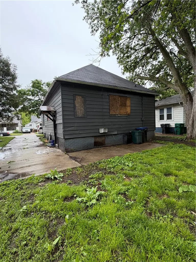1166 E Walnut Street, Decatur, IL 62526 - #3
