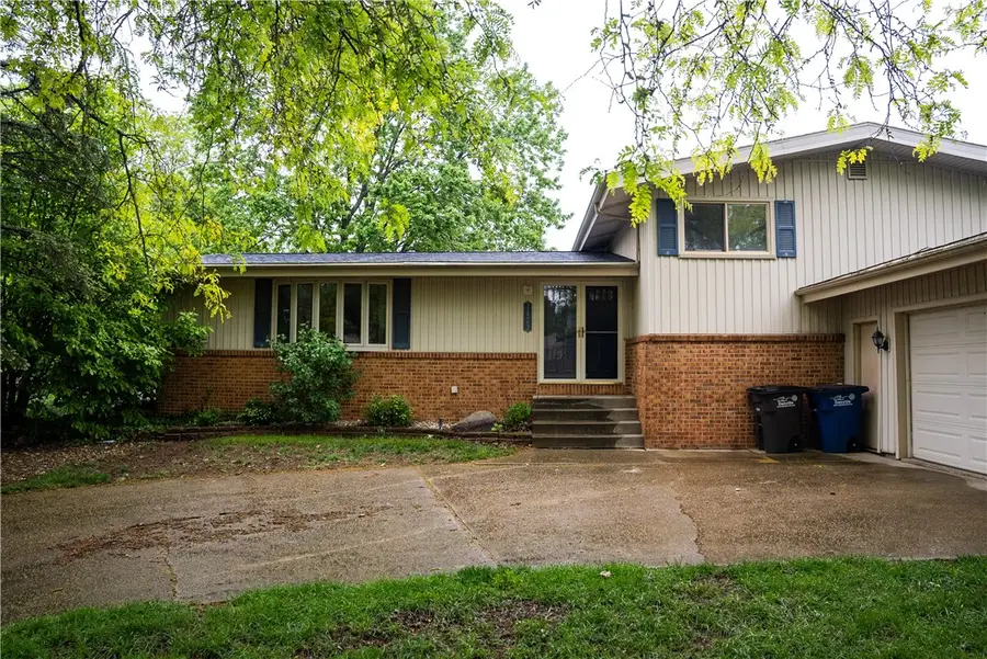 1423 Golf Terrace, Danville, IL 61832 - #2