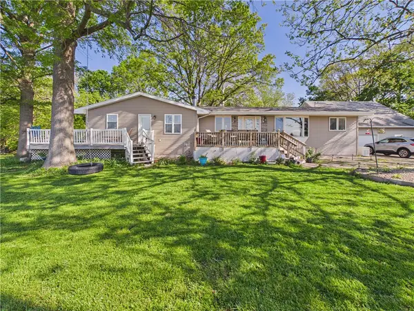 17 S Henson Road, Villa Grove, IL 61956