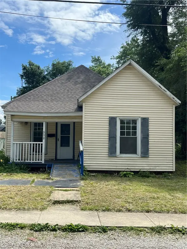 332 W Tyler Avenue, Charleston, IL 61920