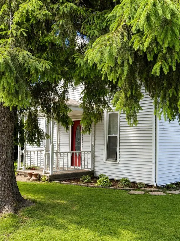 303 S Walnut Street, West Union, IL 62477