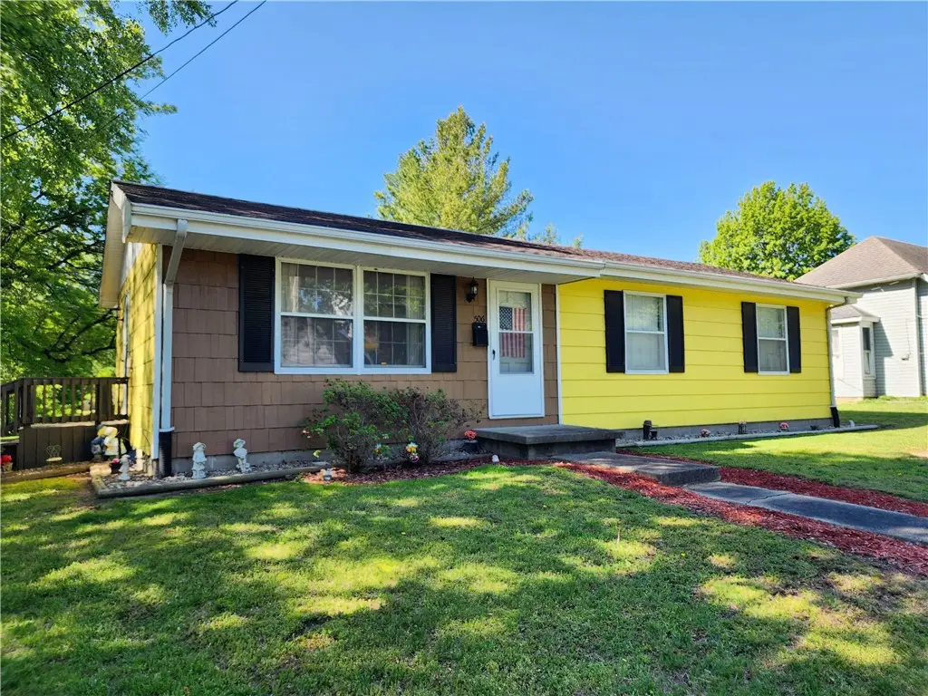 506 W Reynolds Street, Newton, IL 62448 - #1