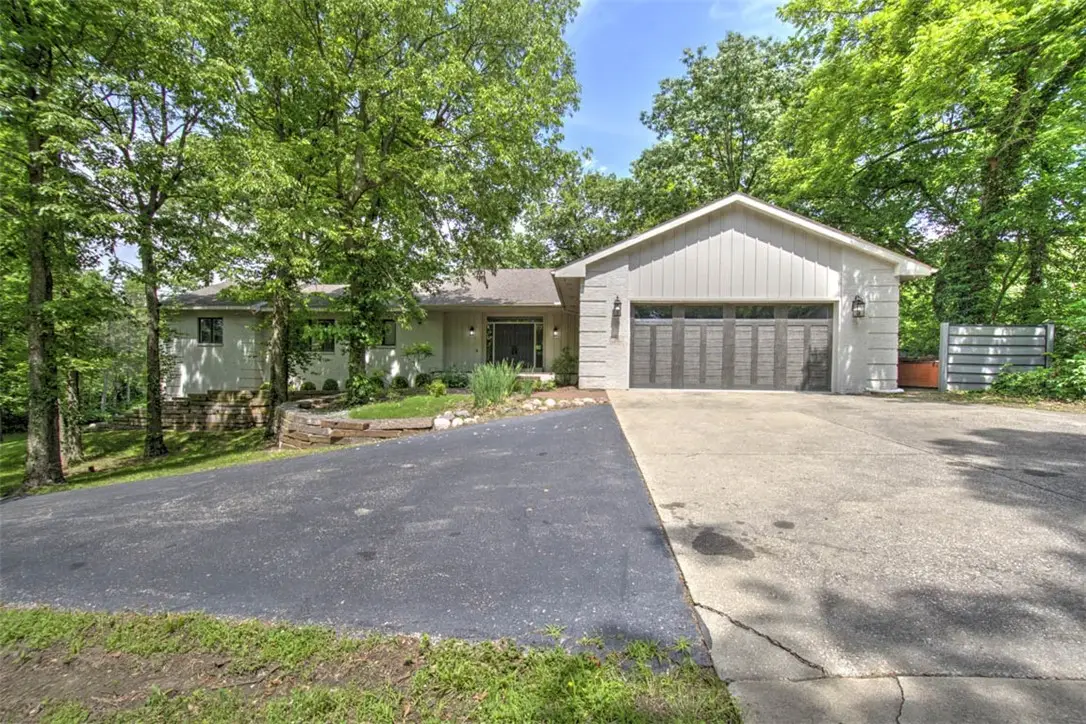35 Lake Point, Decatur, IL 62521 - #1