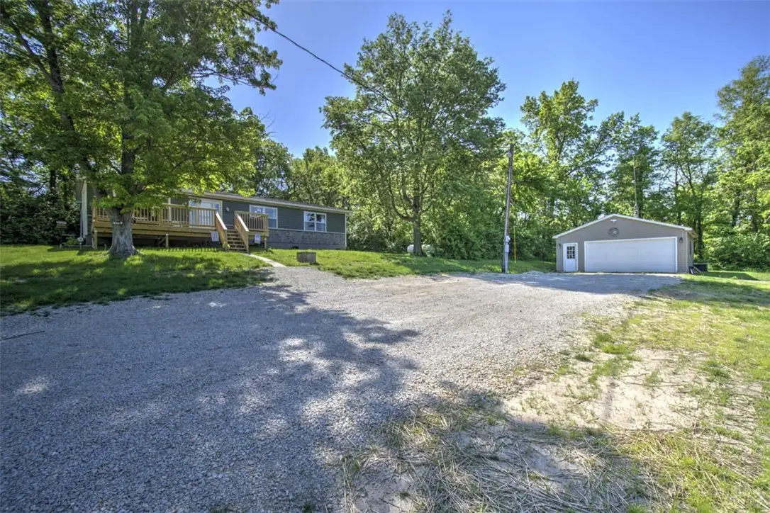 9977 Cabin Road, Oakley, IL 62501 - #1