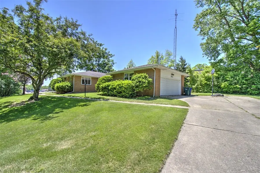 3035 Fair Oaks Drive, Decatur, IL 62526 - #3