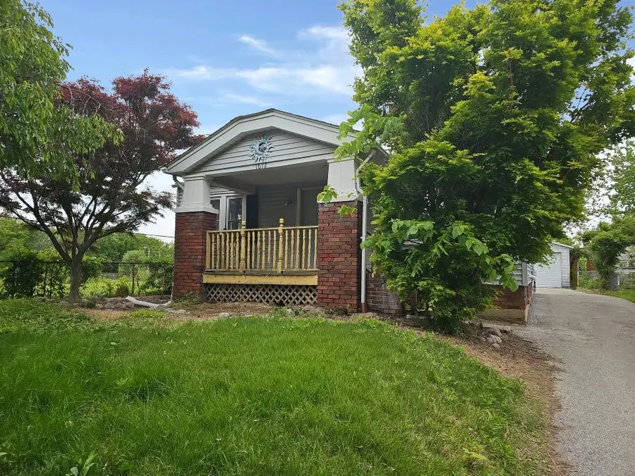 1612 E Cleveland Avenue, Decatur, IL 62521 - #2