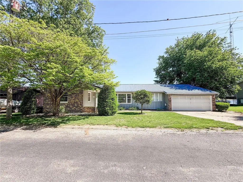 205 Sycamore Road, Paris, IL 61944 - #1