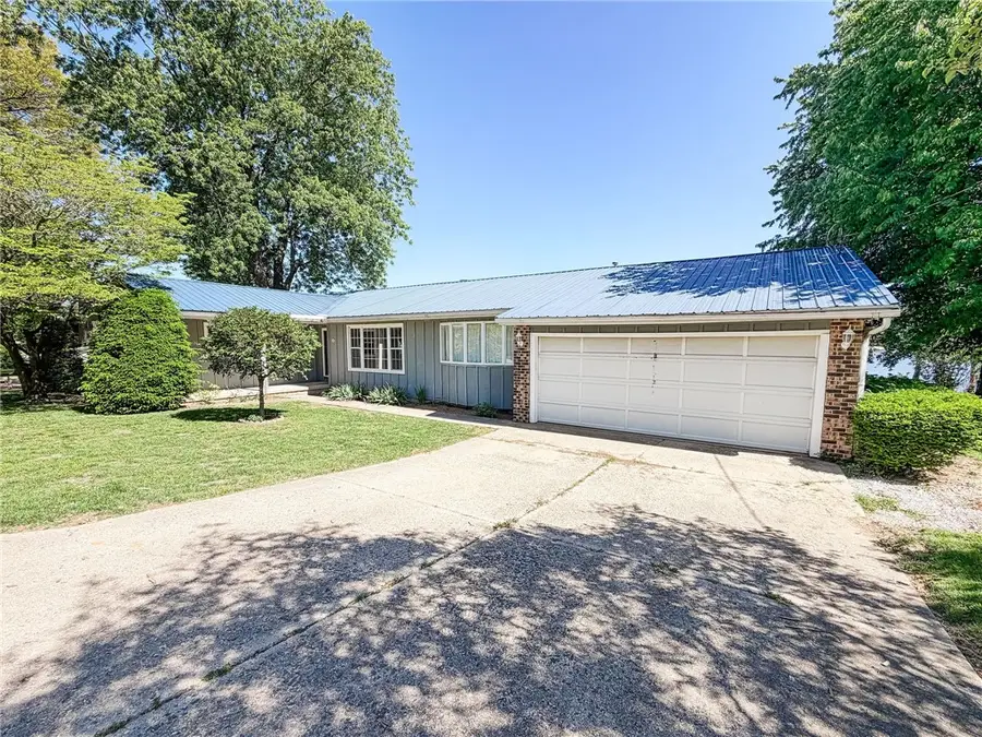 205 Sycamore Road, Paris, IL 61944 - #2